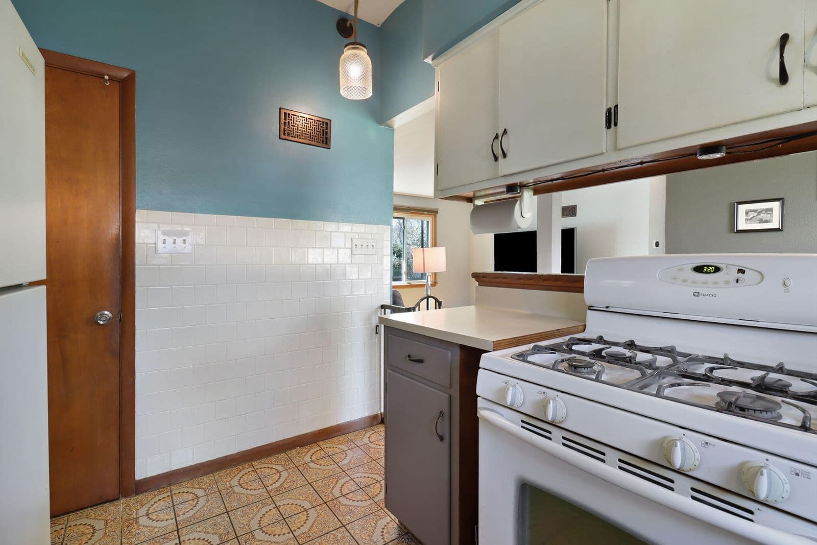 3182 Knoll