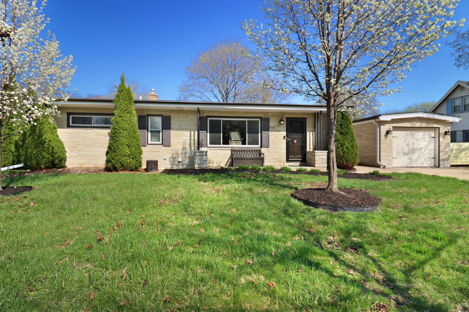 3182 Knoll