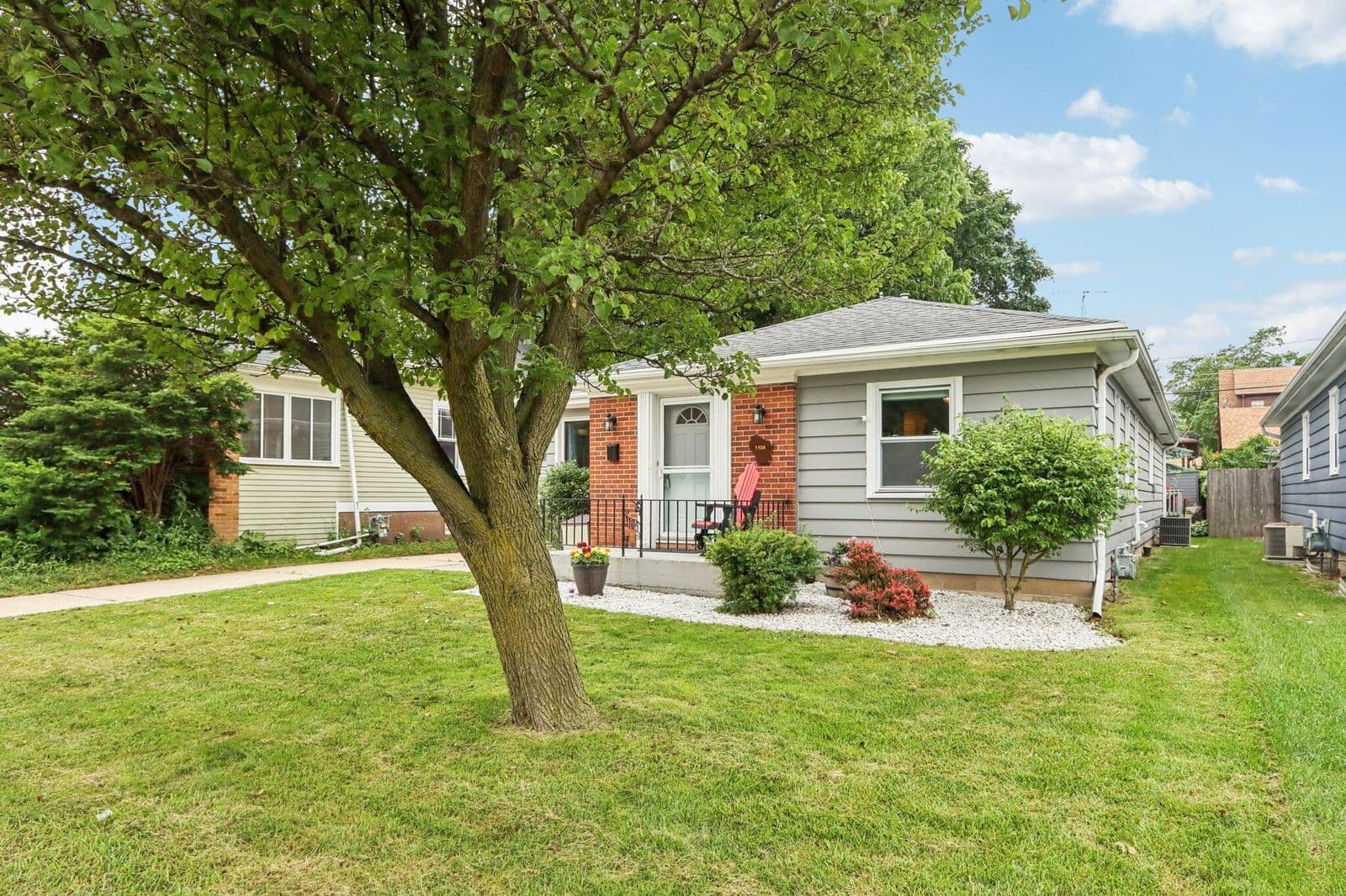 1104 Lathrop