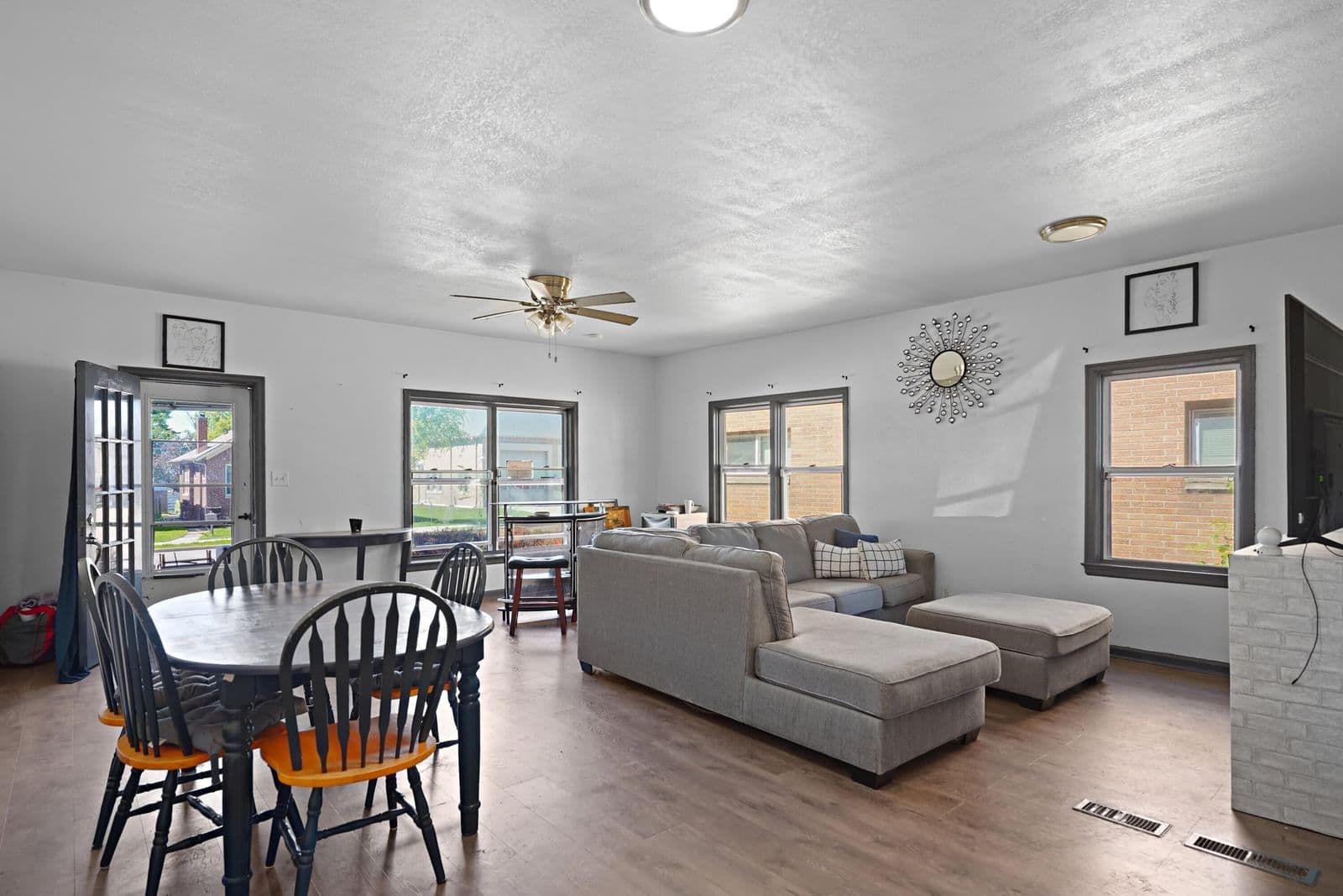 3806 Washington