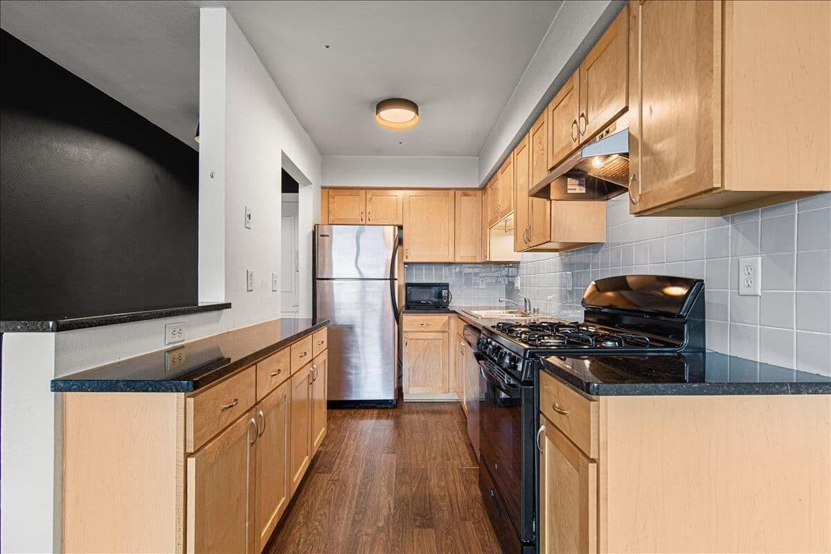 2121 Cambridge