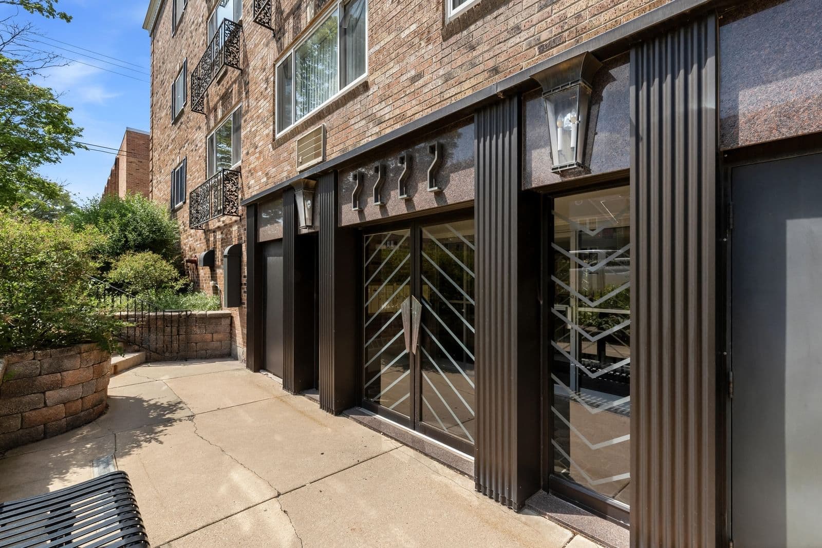 2222 Belleview