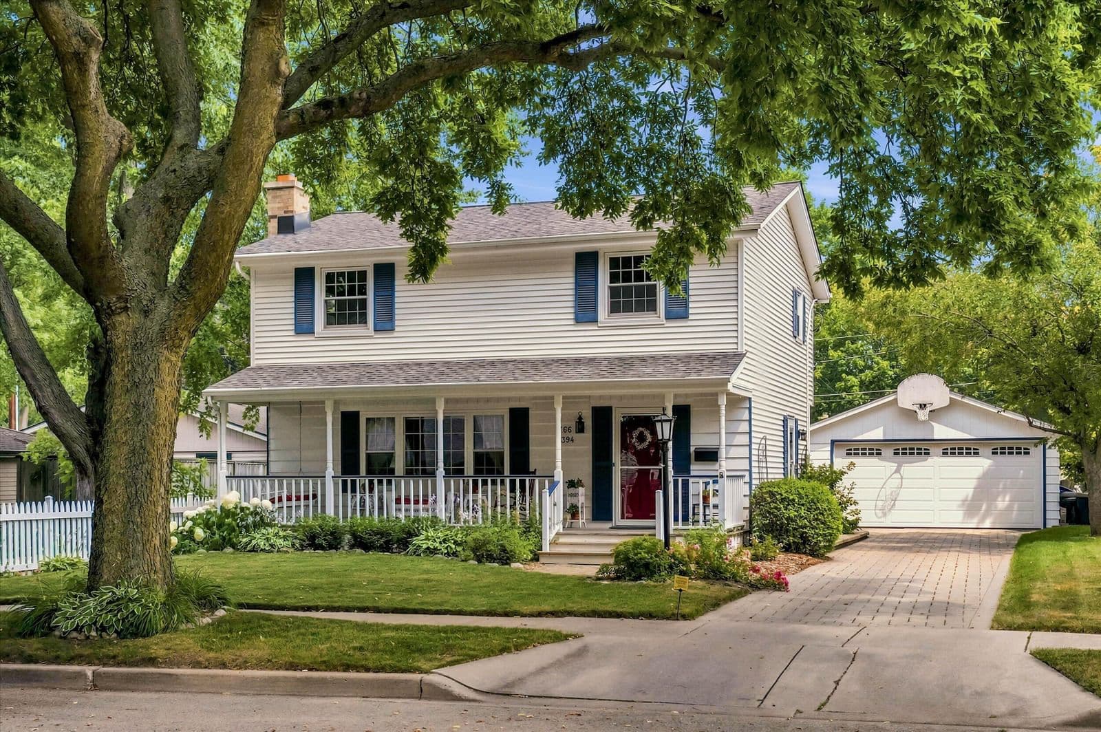 W66N394 Kennedy, Cedarburg, WI