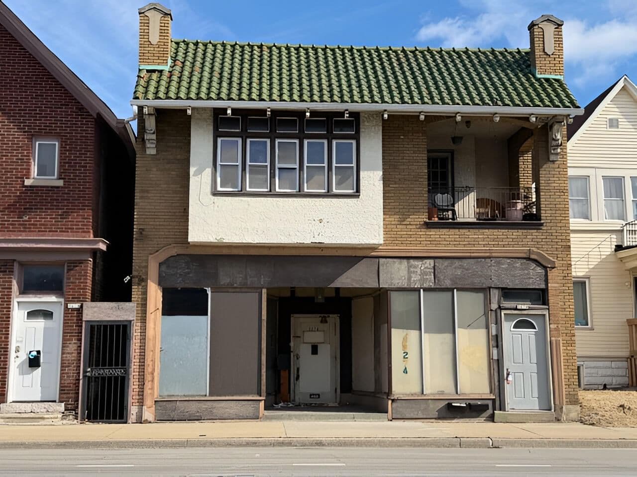 3272 Holton, Milwaukee, WI