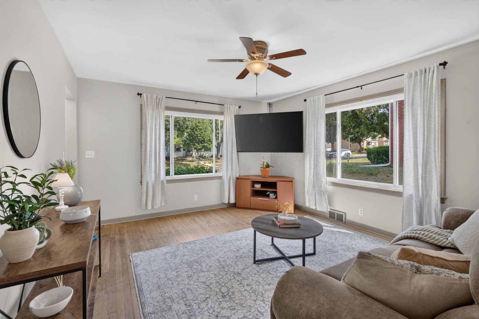 3715 Lenox