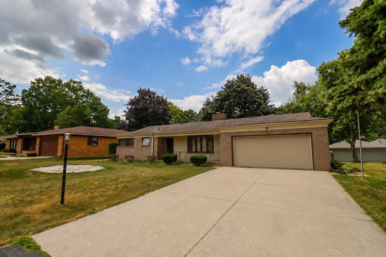 7903 Fairway
