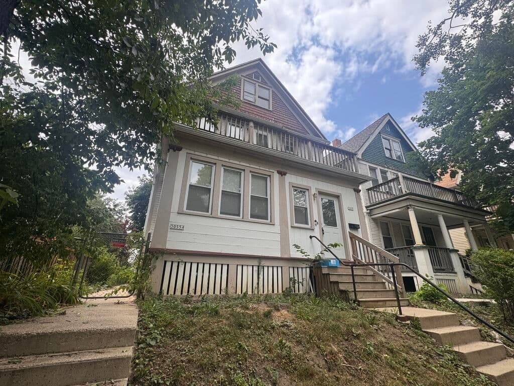 3055 Bremen, Milwaukee, WI