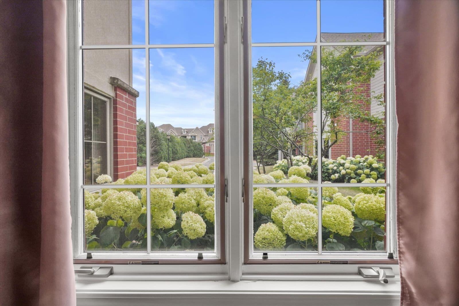 17490 Crest Hill, Brookfield, WI