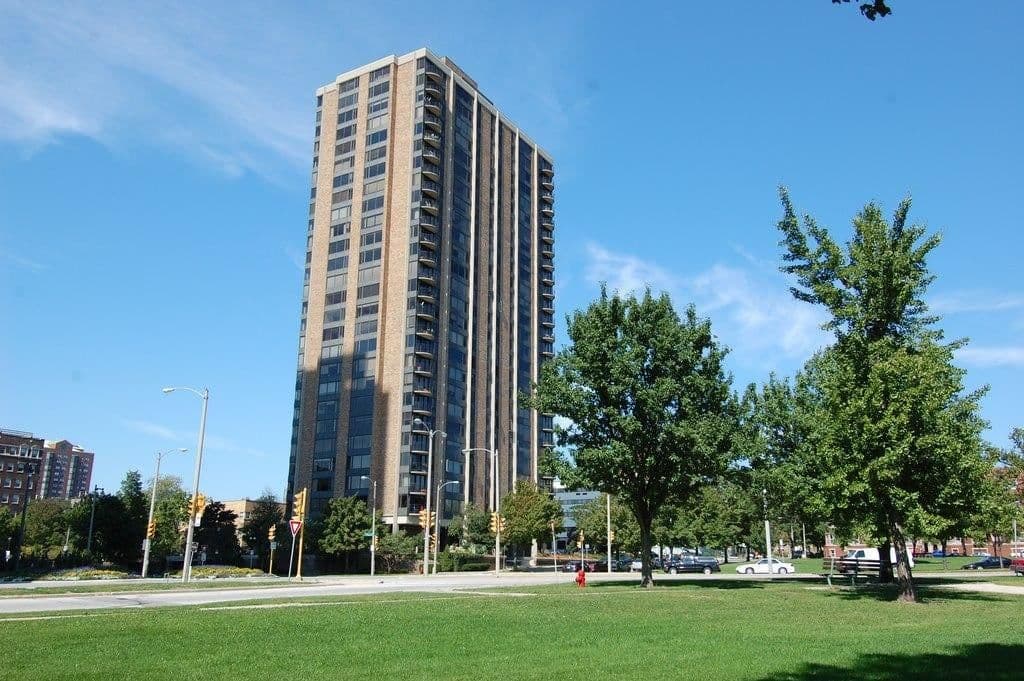 929 Astor, Milwaukee, WI
