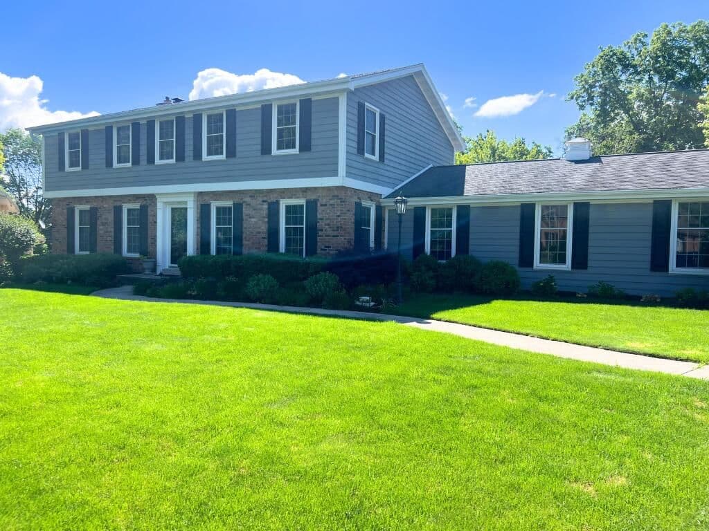 16725 Mary Cliff, Brookfield, WI