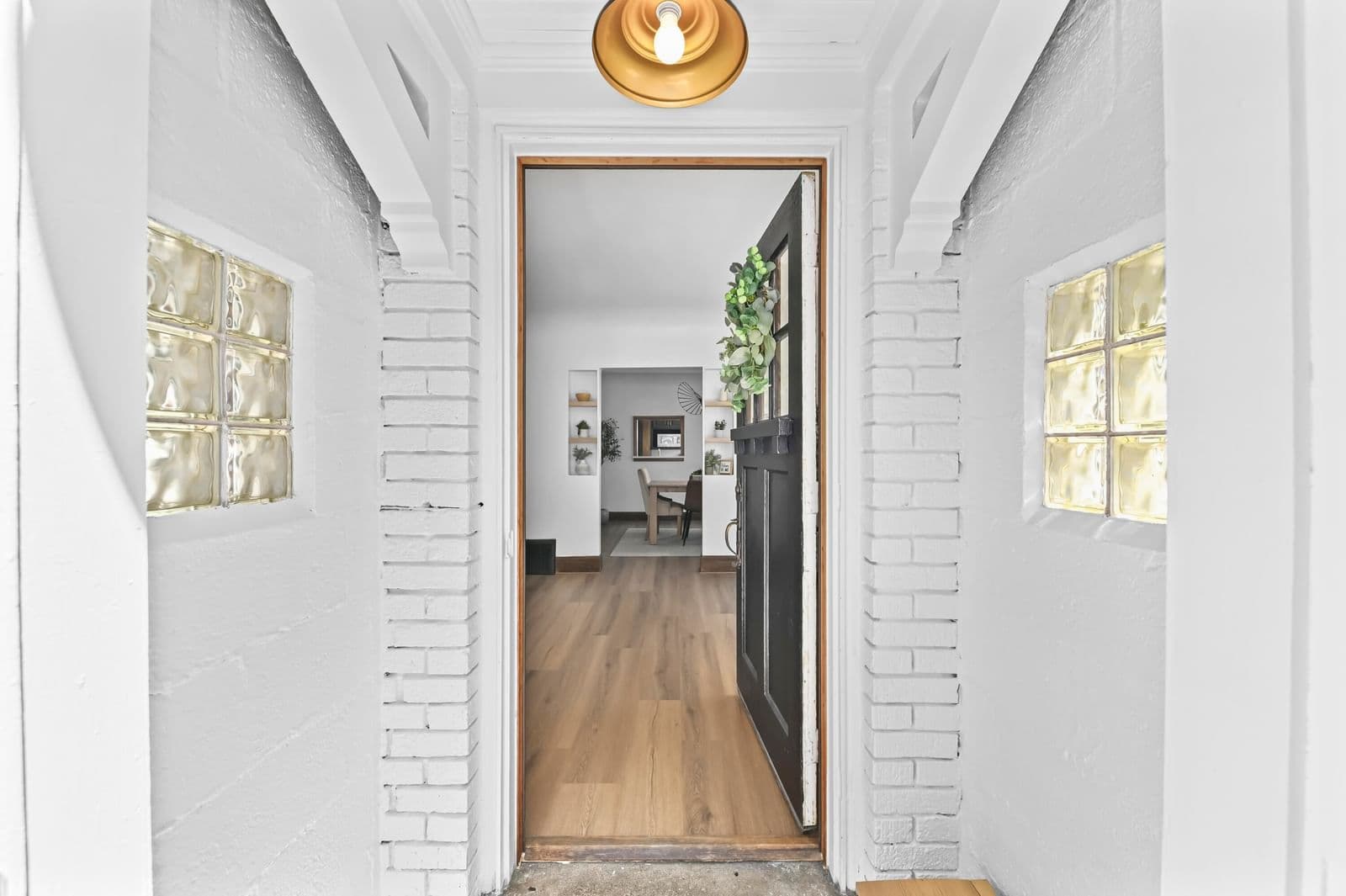 6816 Cedar