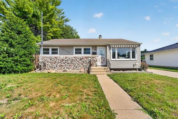 2542 Pinehurst