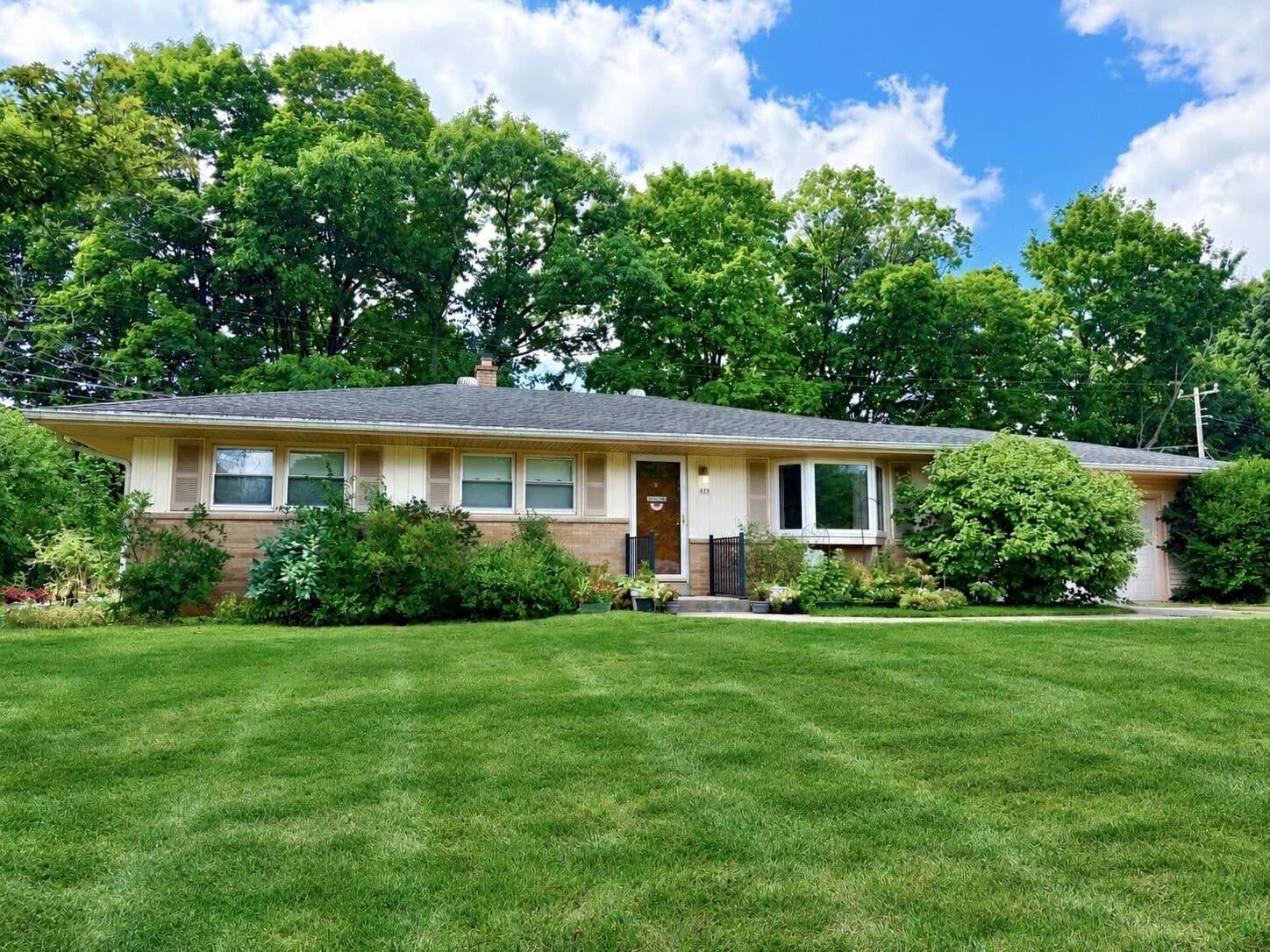 875 Anthony, Brookfield, WI