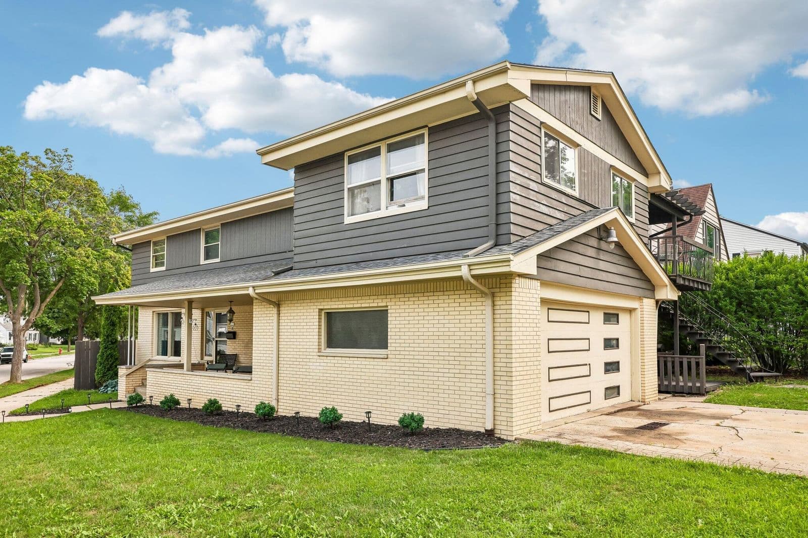 9625 Metcalf