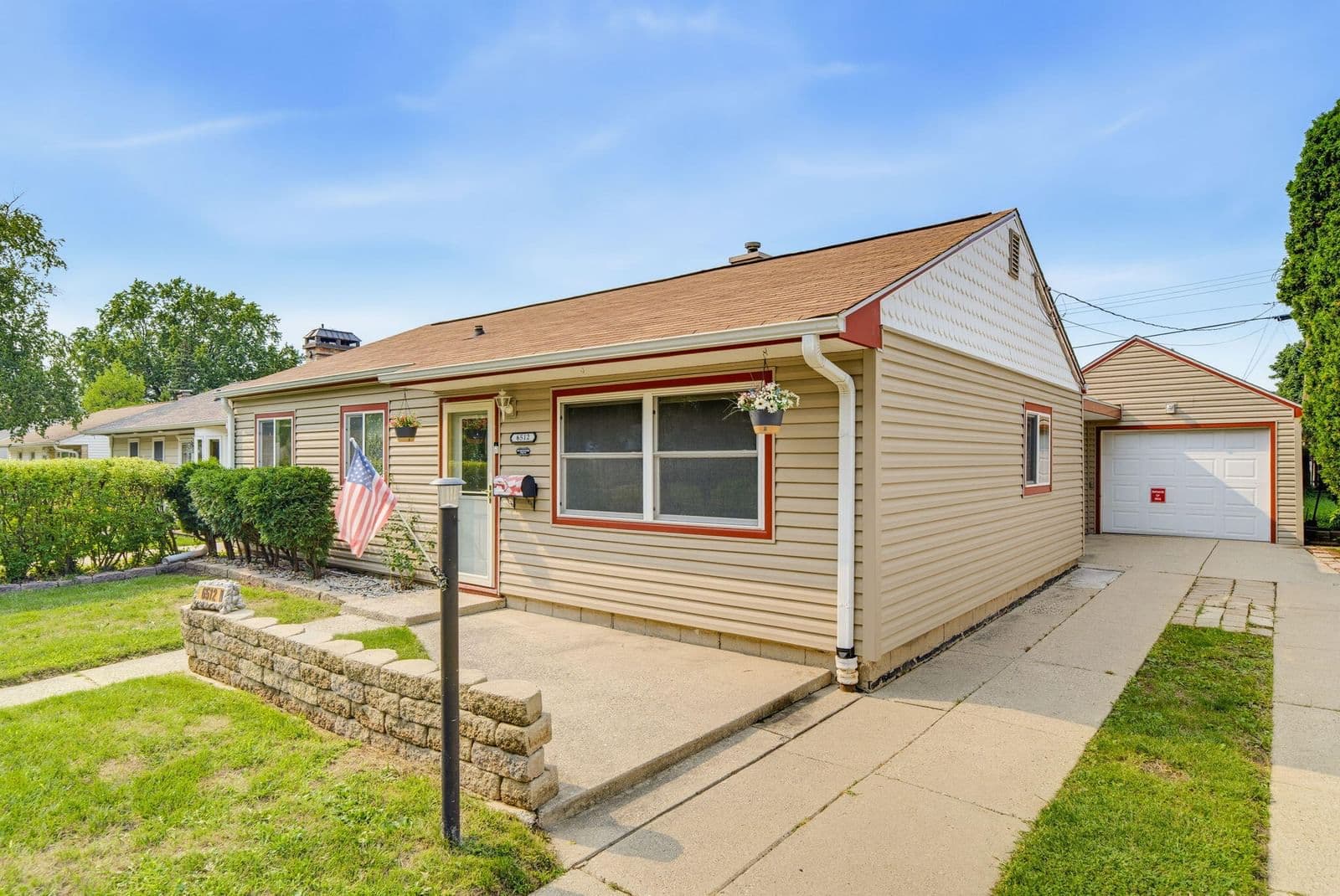 6512 Euclid