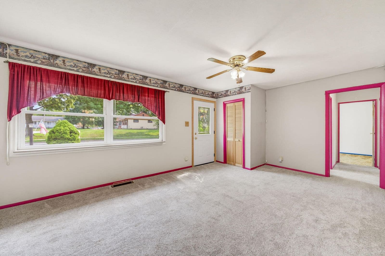 6512 Euclid