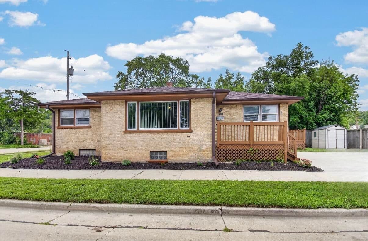 925 Lockwood
