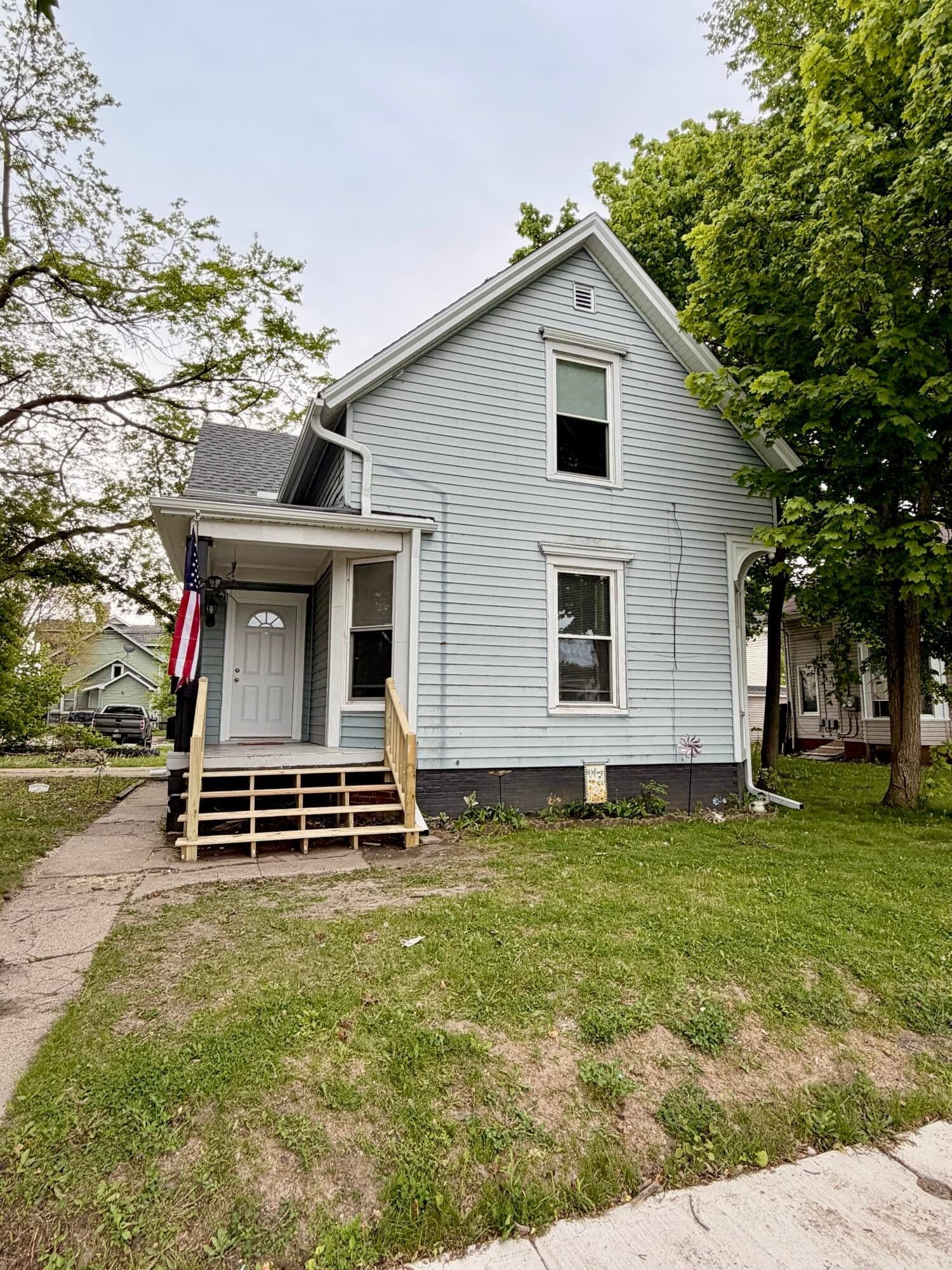 1623 Maple