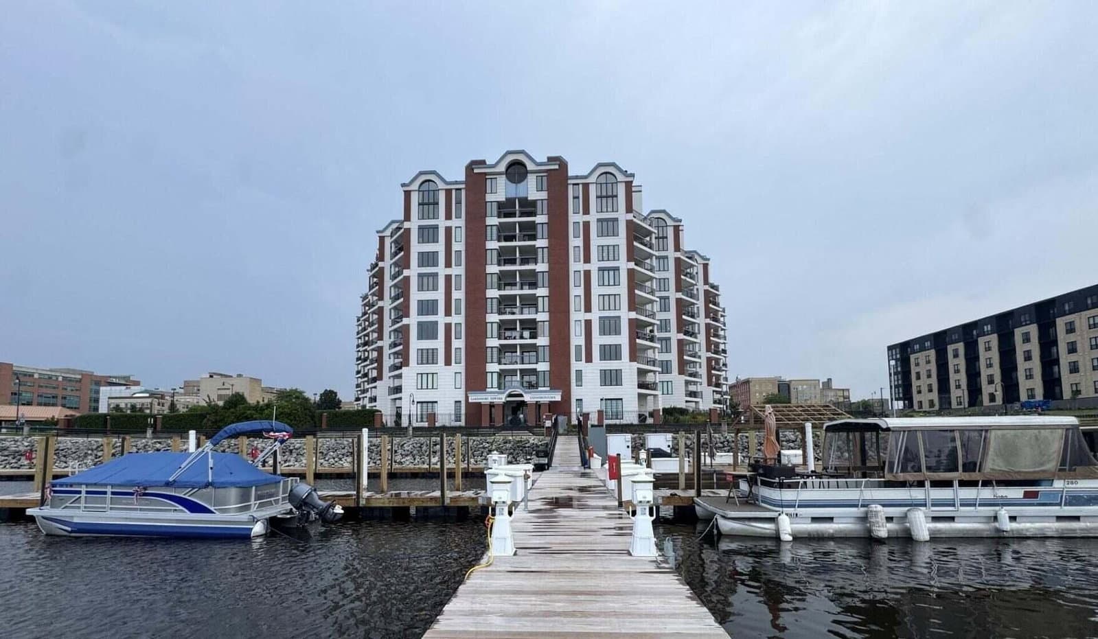 333 Lake