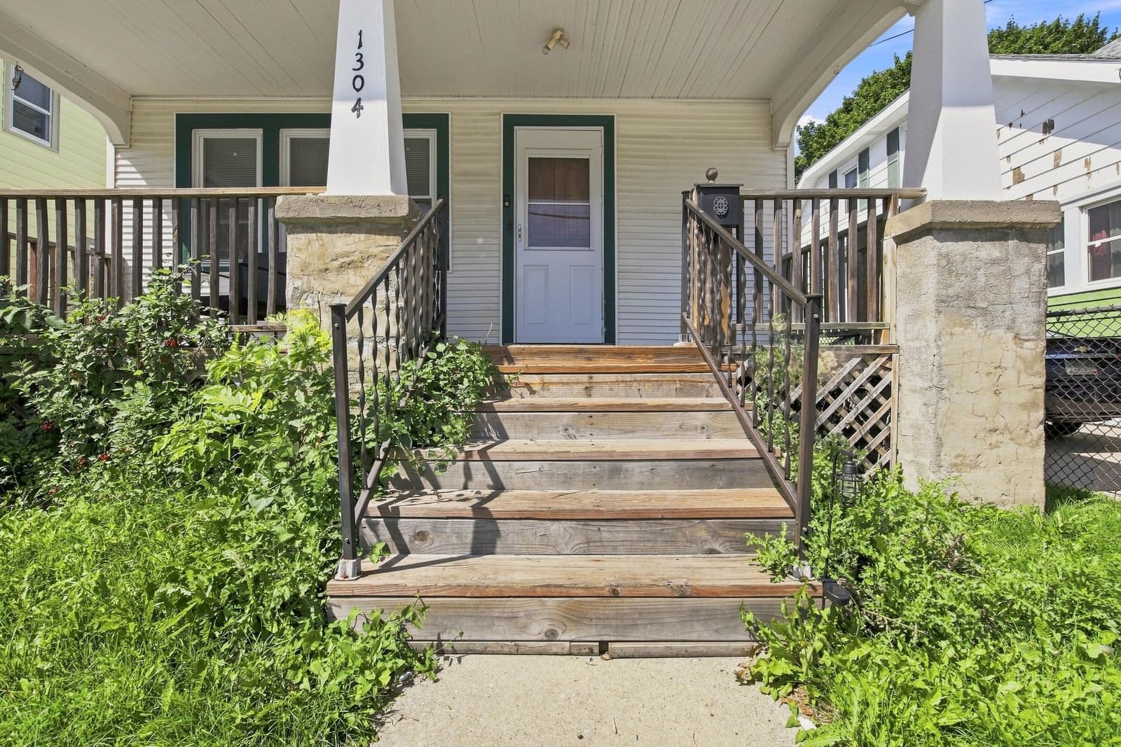 1304 Marquette