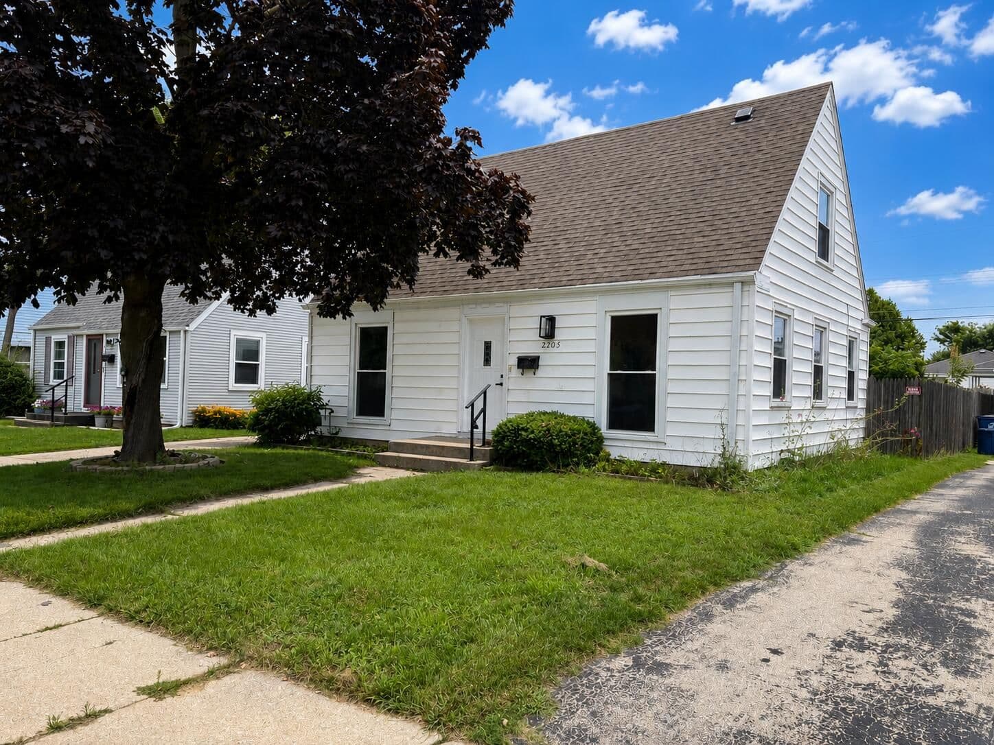 2205 Hayes