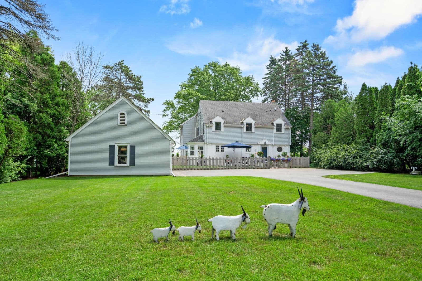 12504 Lake Shore, Mequon, WI