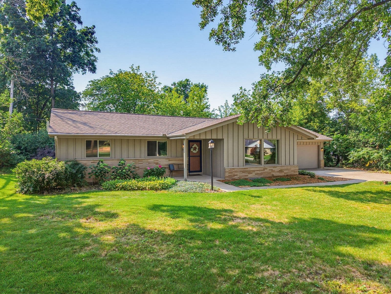 345 Beaumont, Brookfield, WI