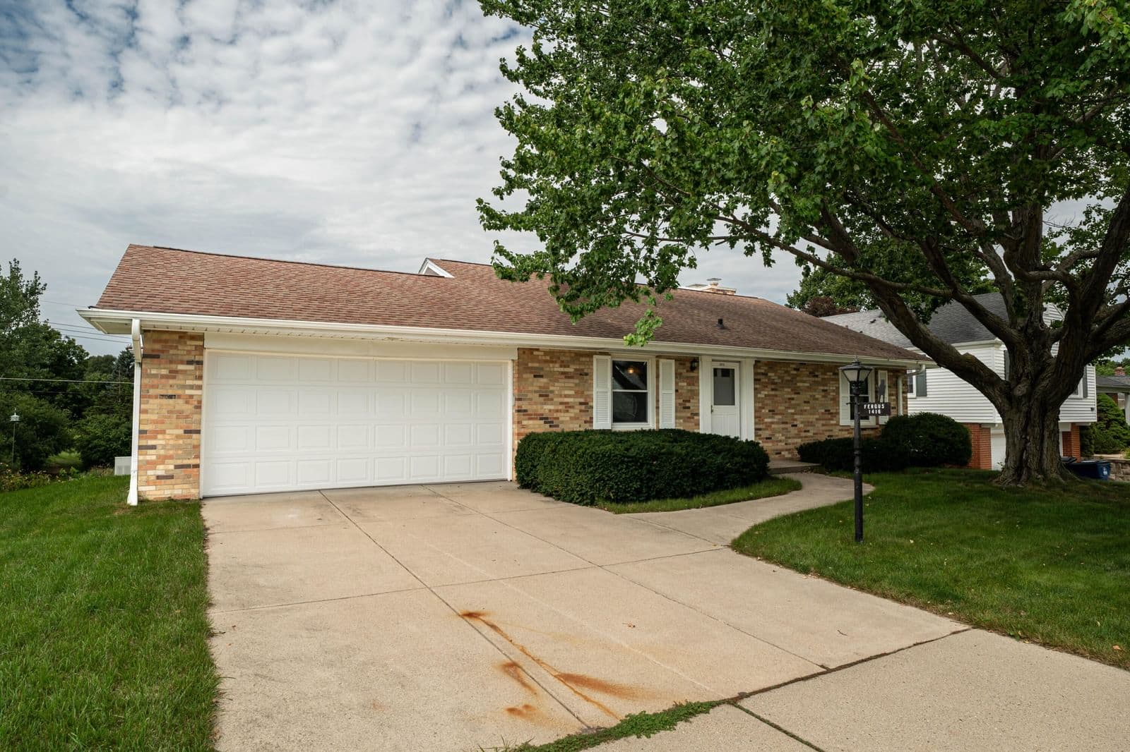 1416 Spring Valley