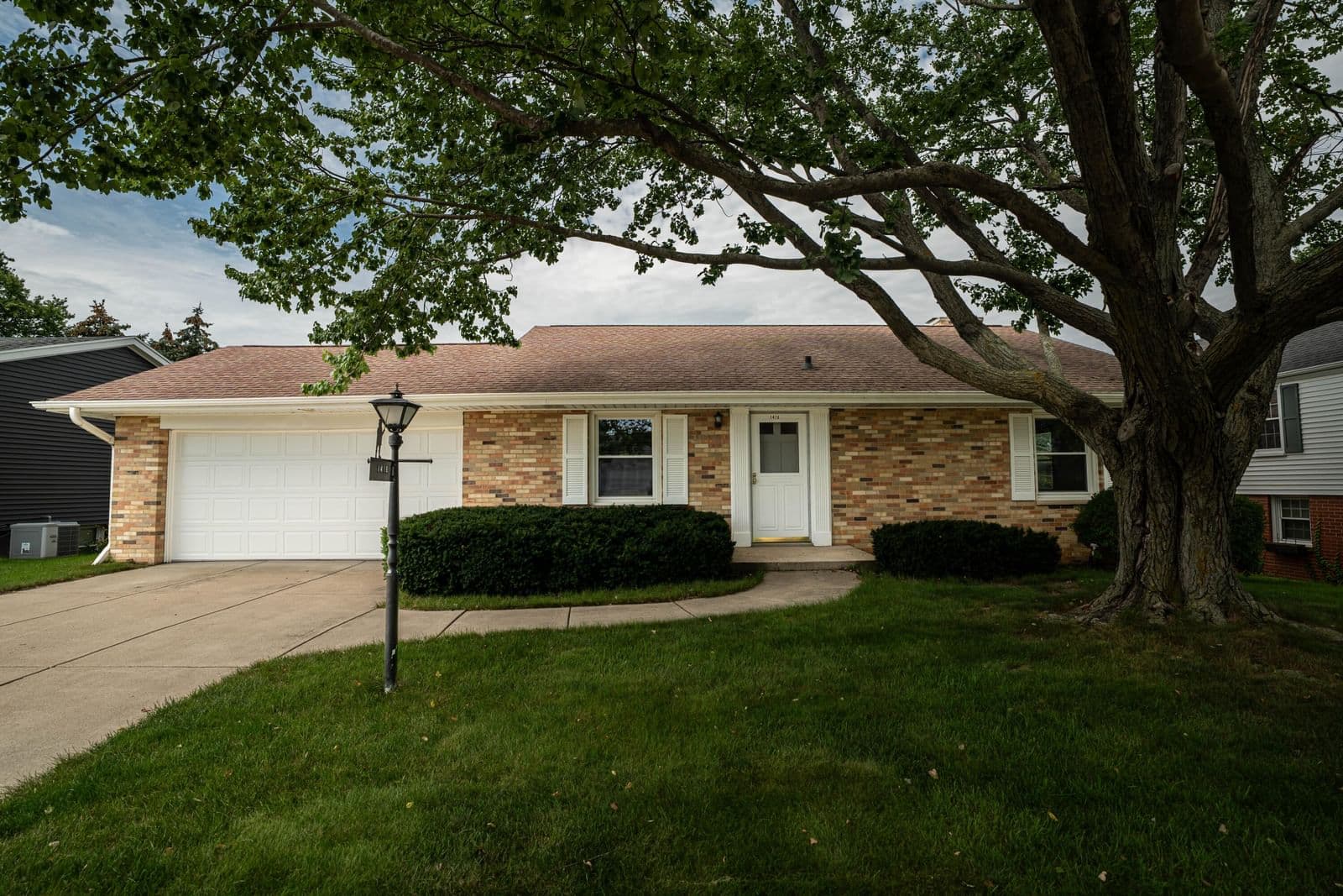 1416 Spring Valley