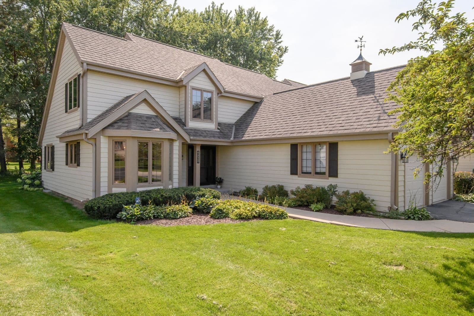18465 St Andrew, Brookfield, WI