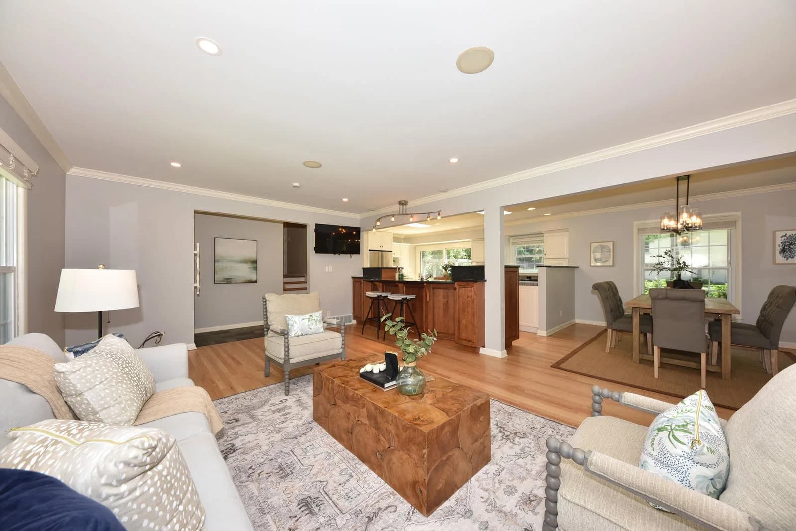 12475 Elmhurst