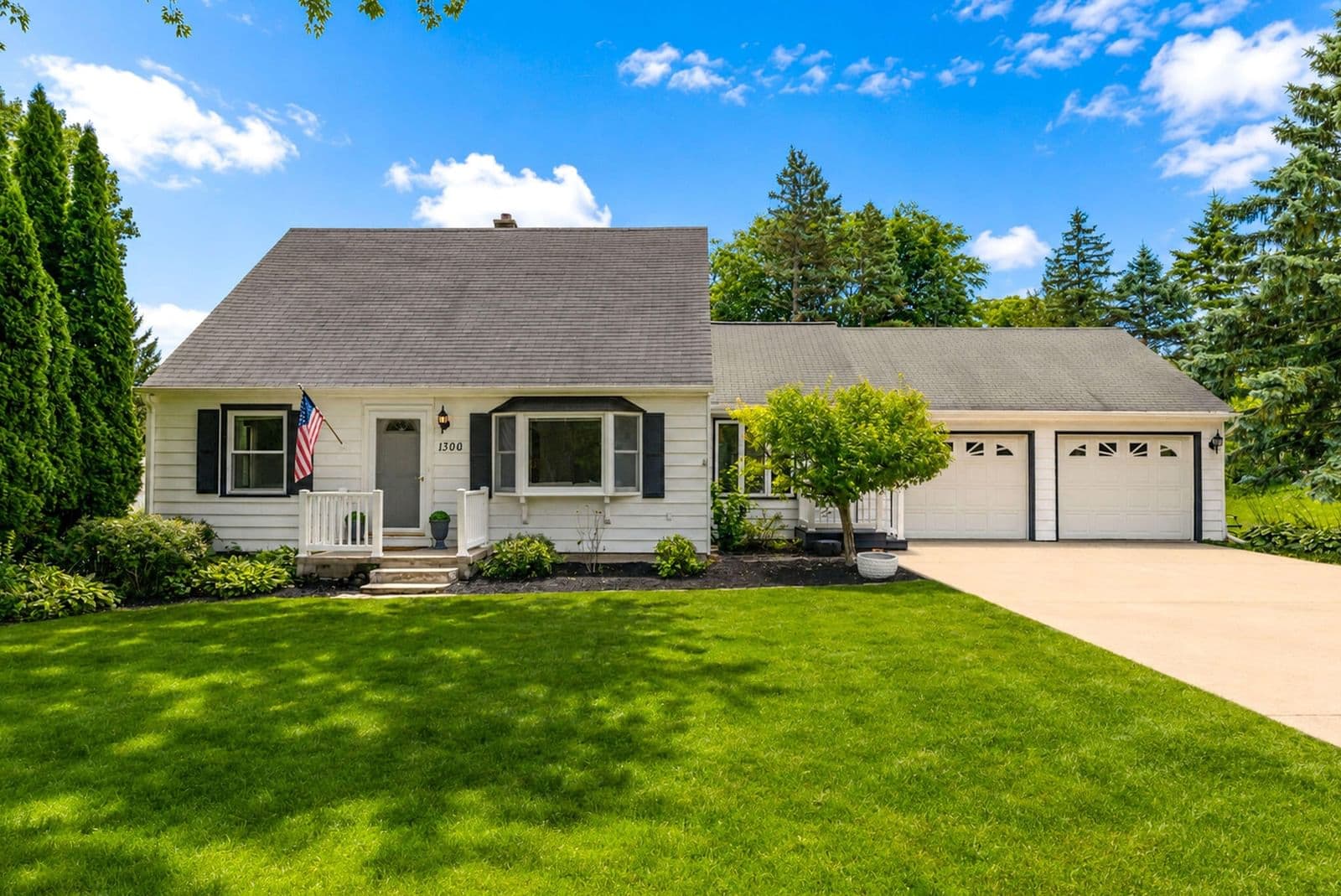 1300 Garvens, Brookfield, WI