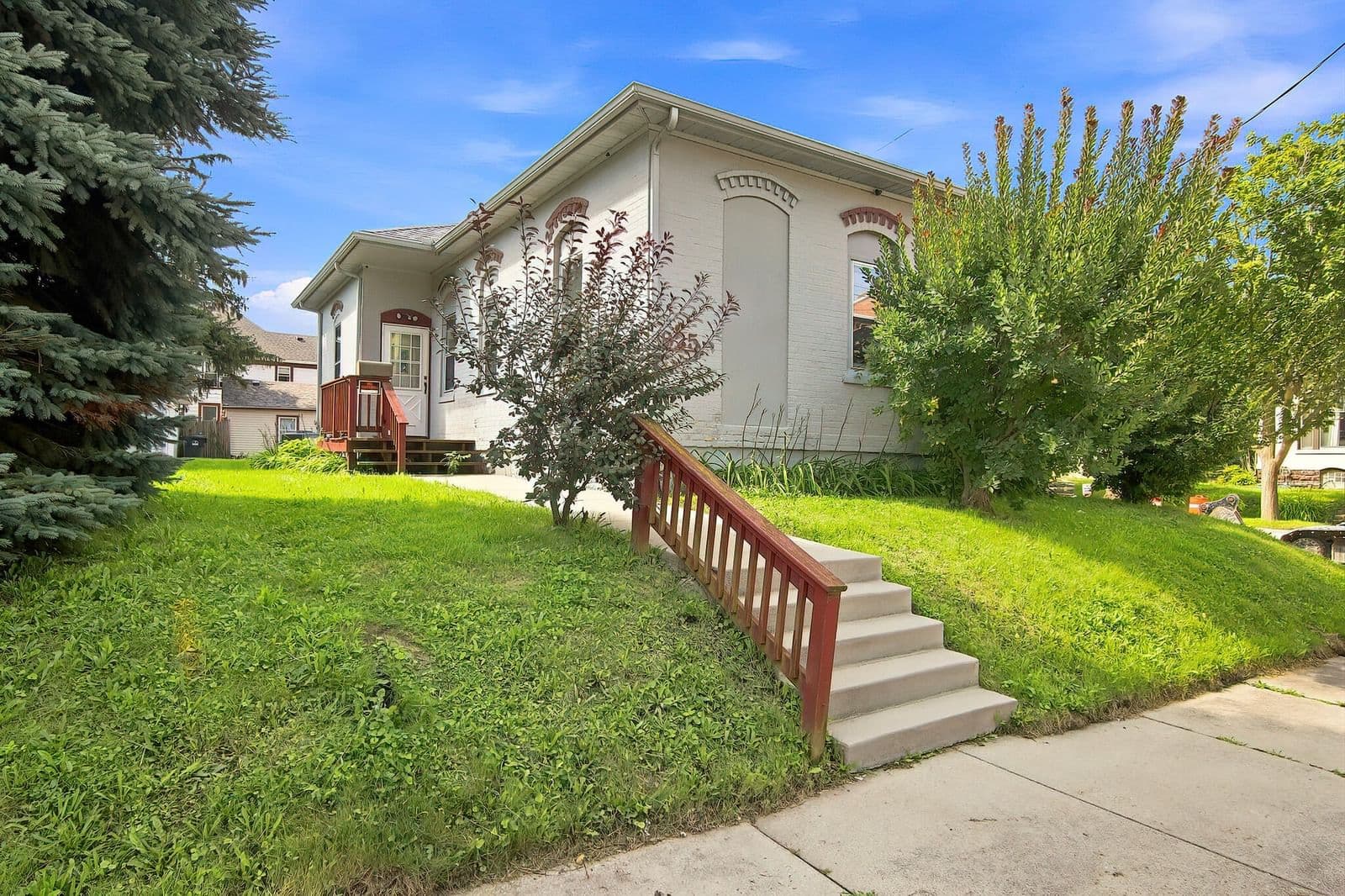825 St Patrick