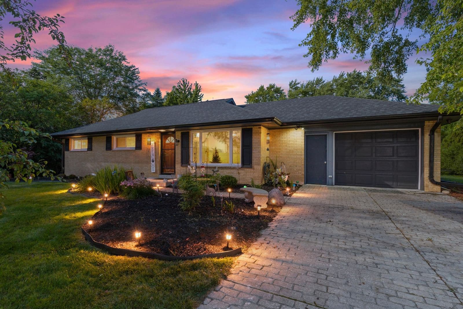 15440 Mt Vernon Ave, Brookfield, WI