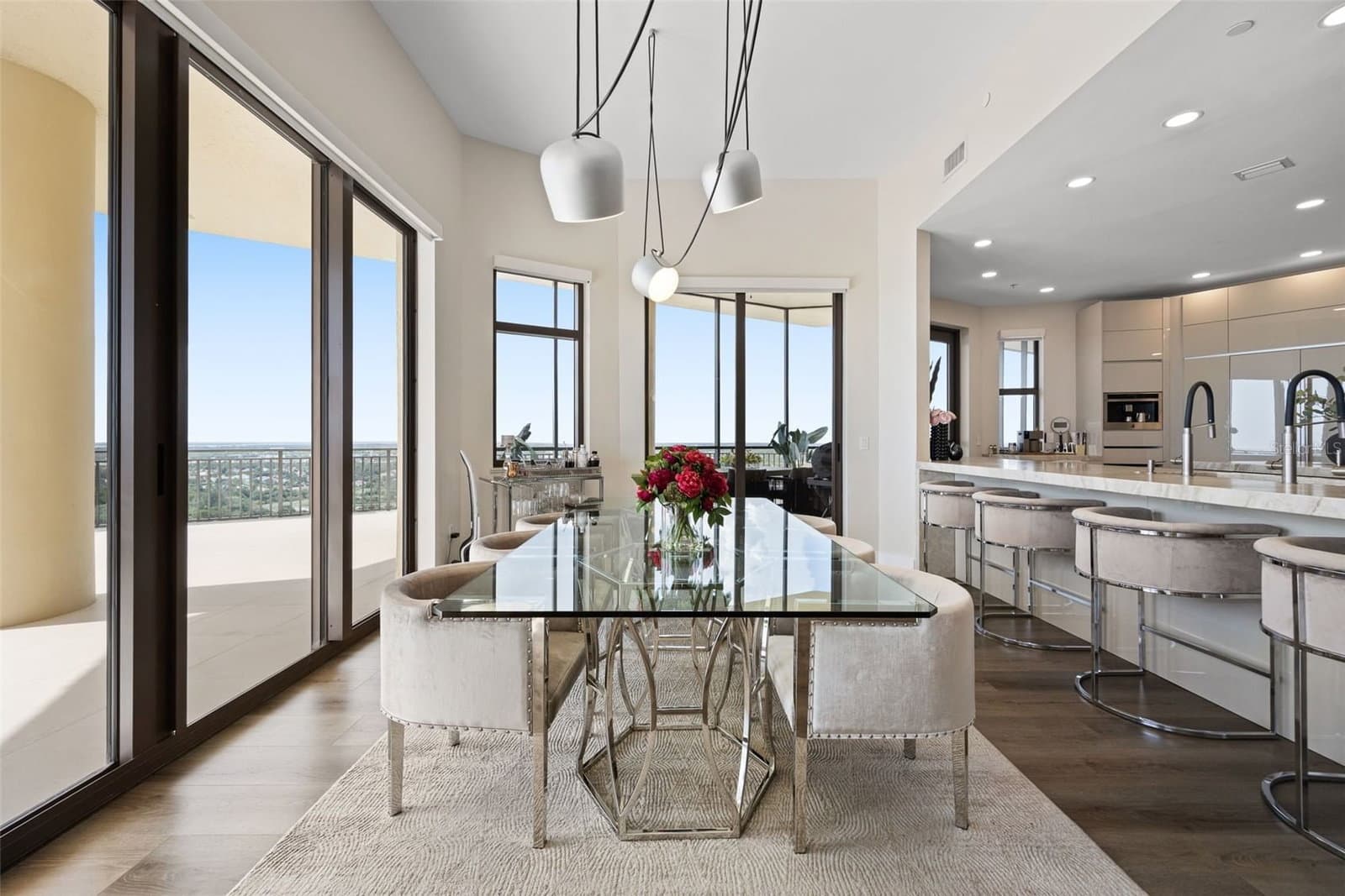 14300 RIVA DEL LAGO