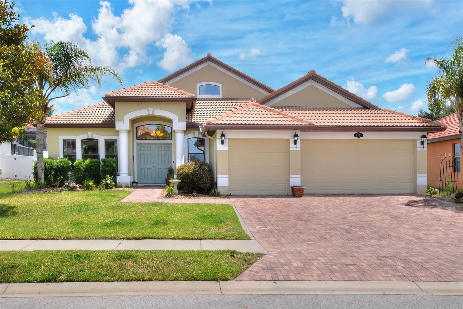 3935 SUNSET LAKE