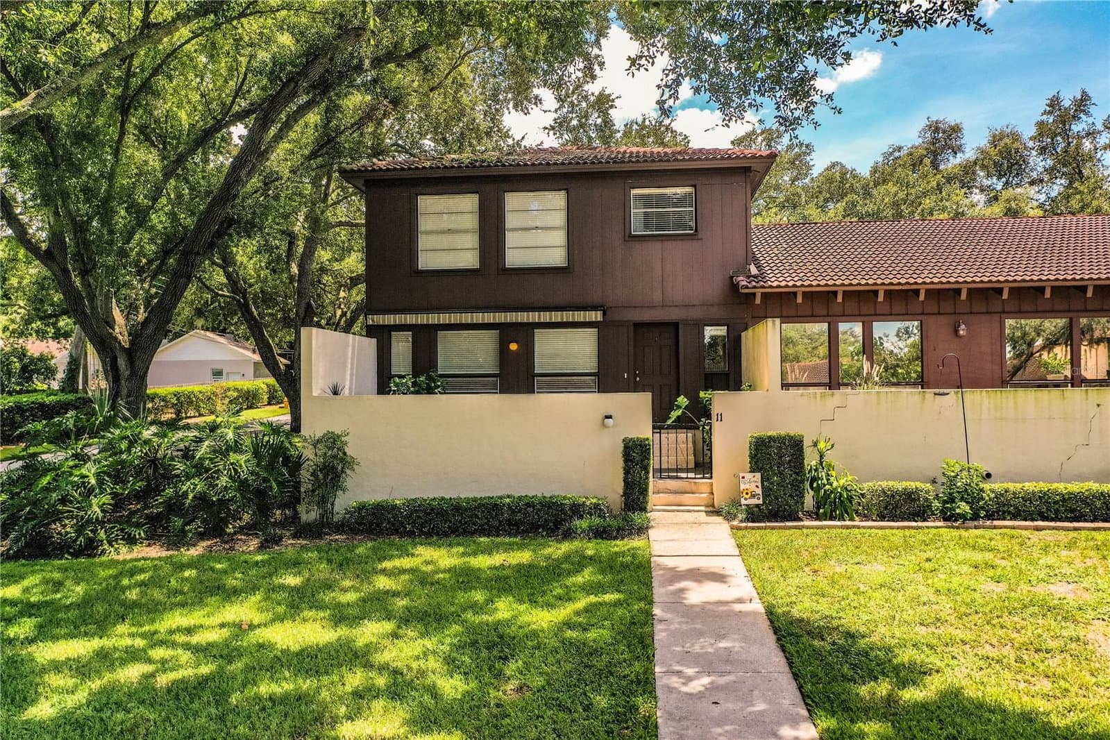 11 LOMA VERDE