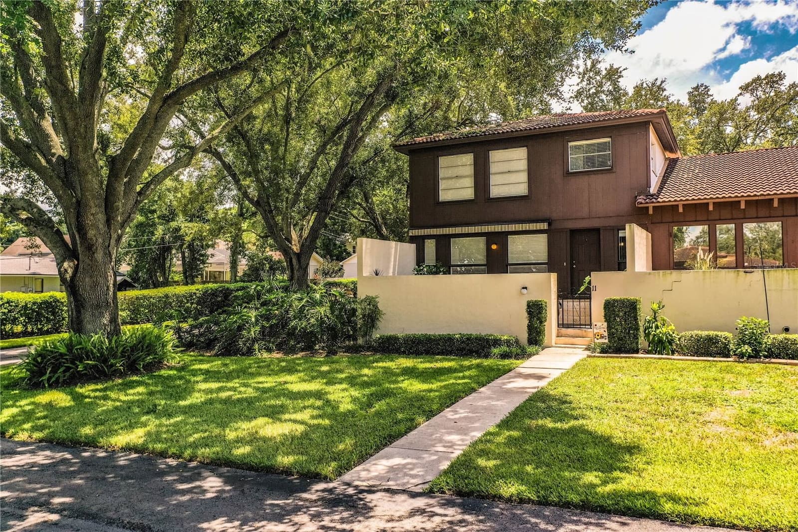 11 LOMA VERDE