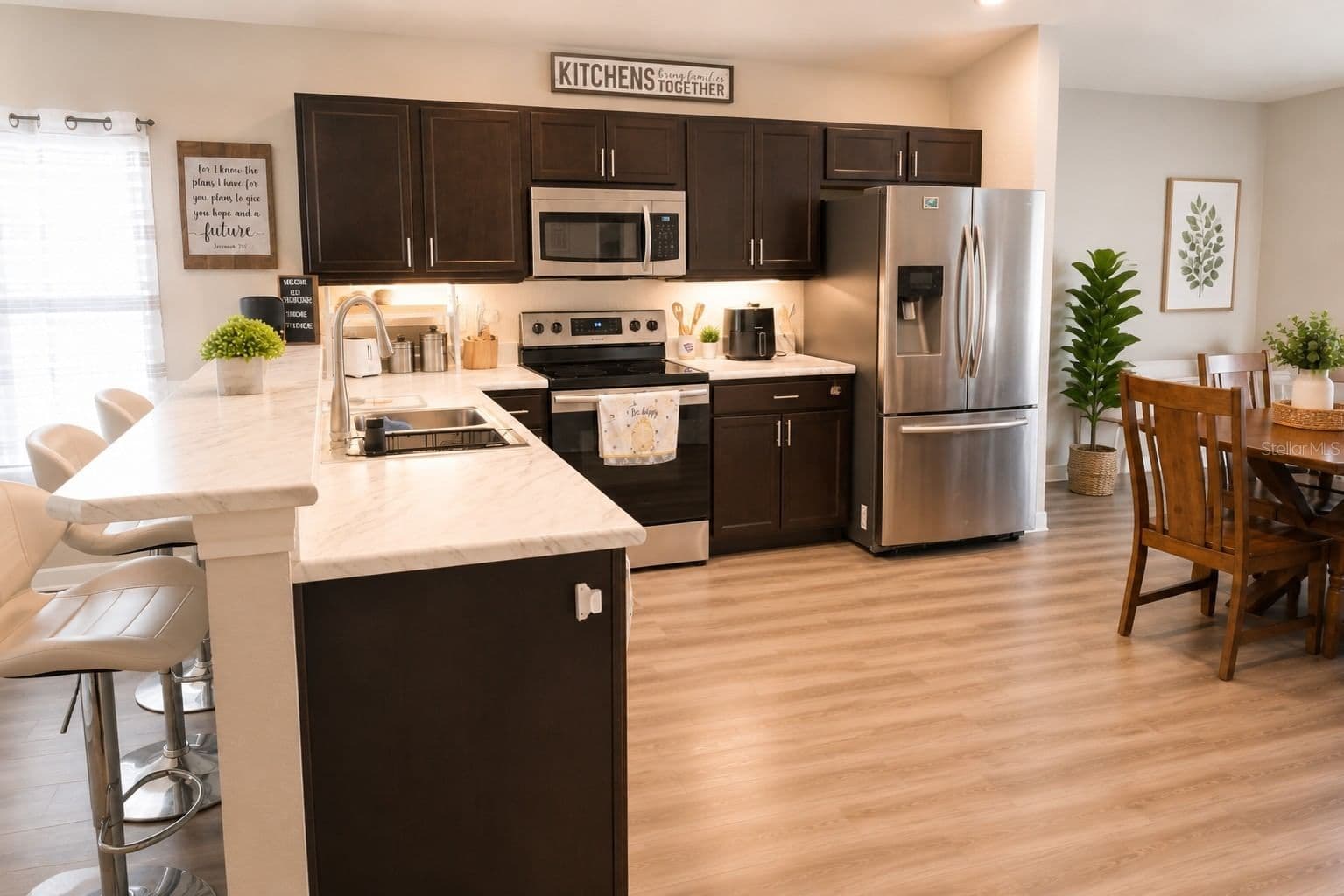 8016 DIAMOND CREEK