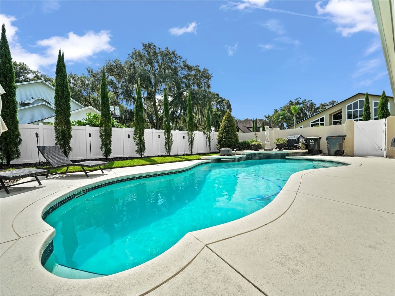 6556 CRESCENT LAKE