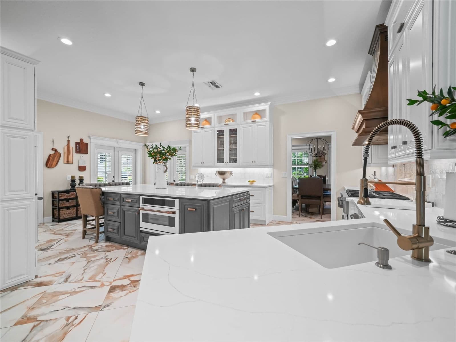 6556 CRESCENT LAKE