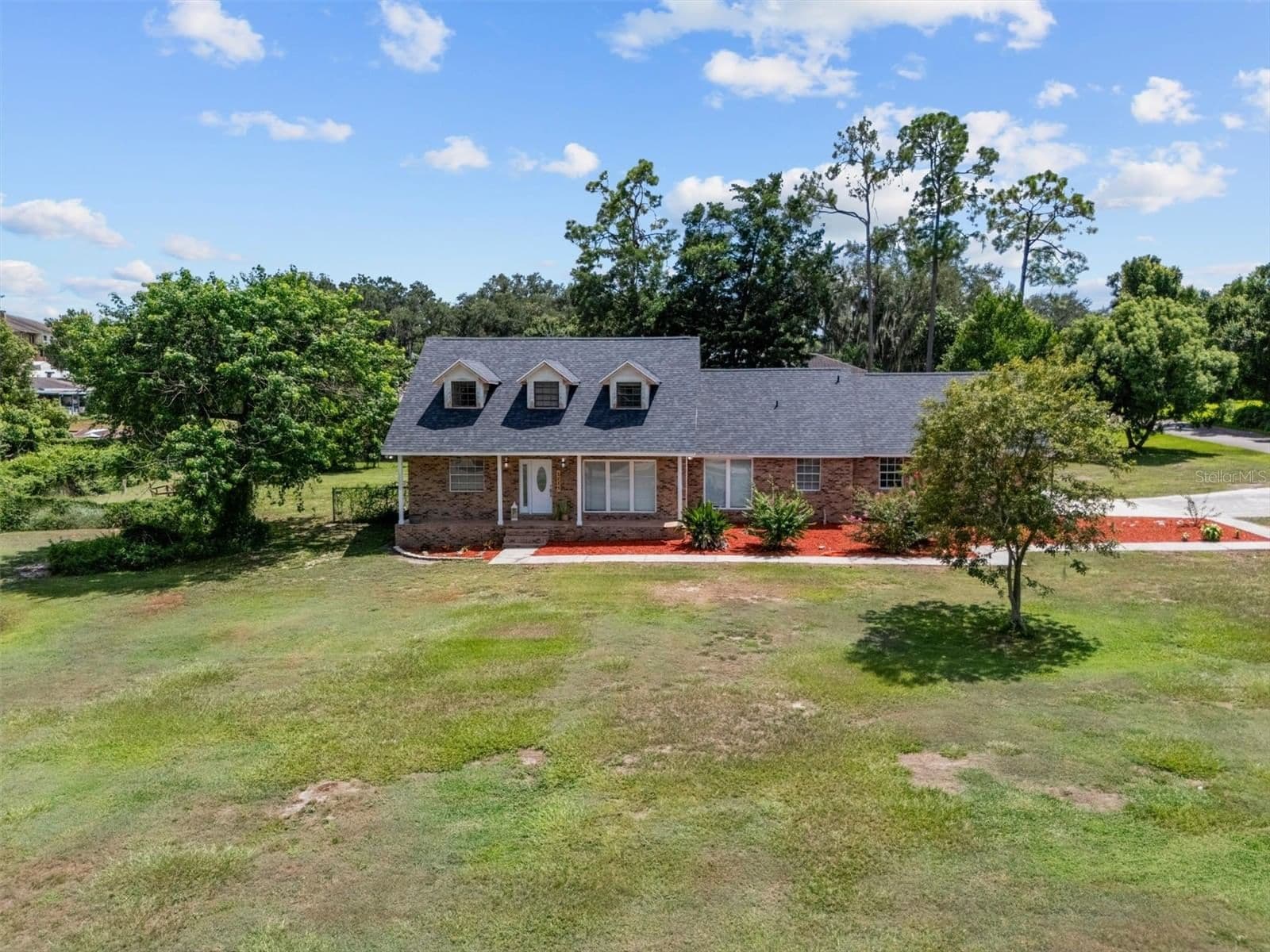 1715 LAKE MIRIAM