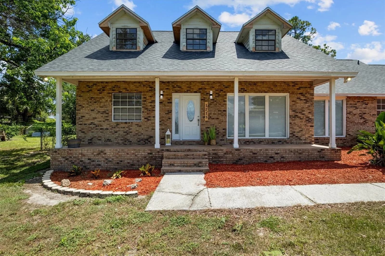 1715 LAKE MIRIAM