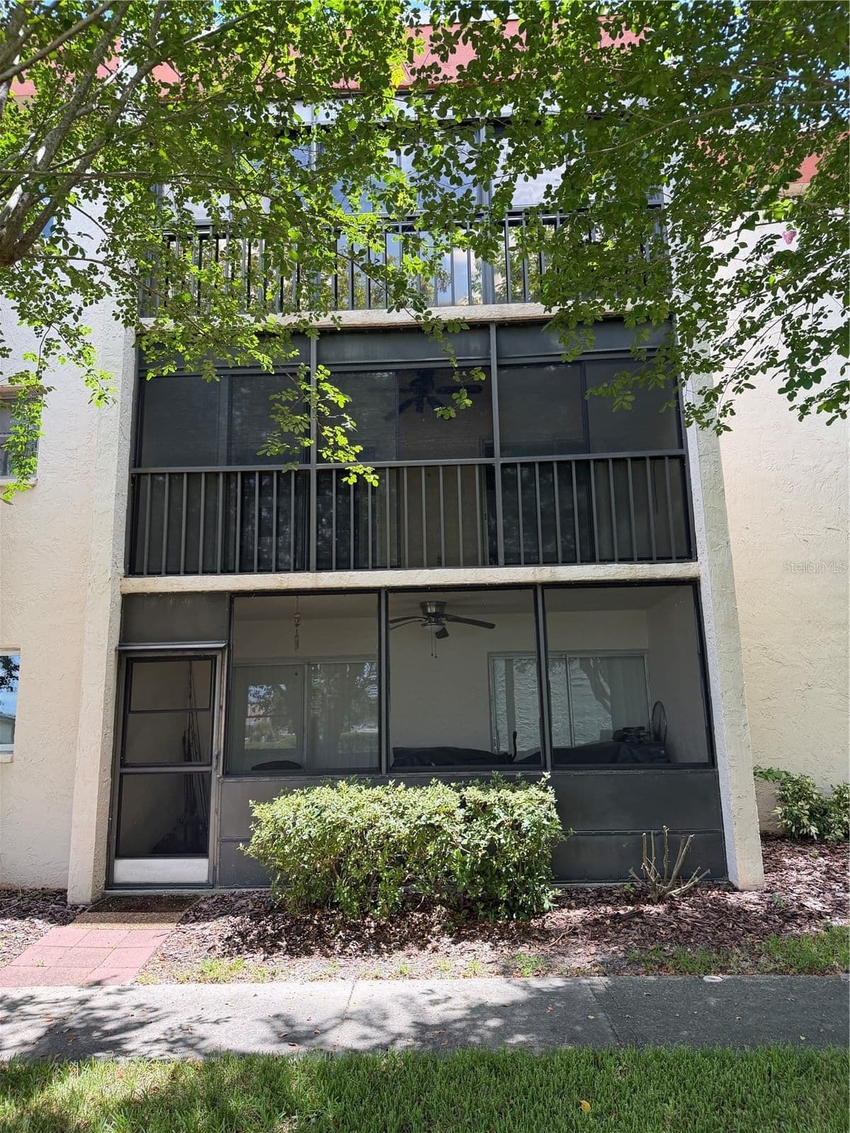 1130 LAKE PARKER