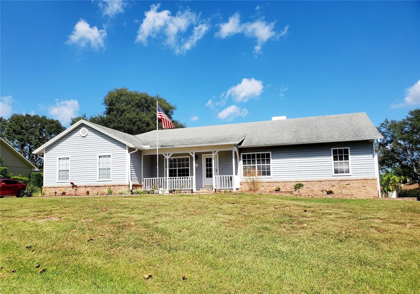10662 LAKE HILL