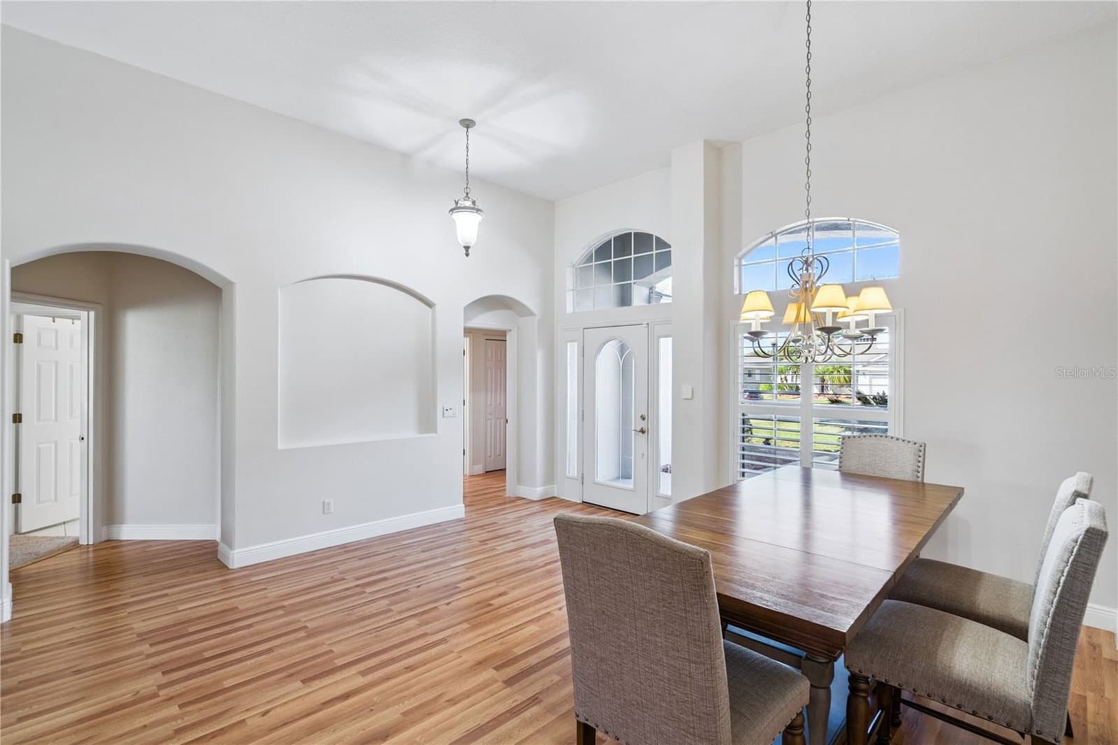 3823 BEACON RIDGE