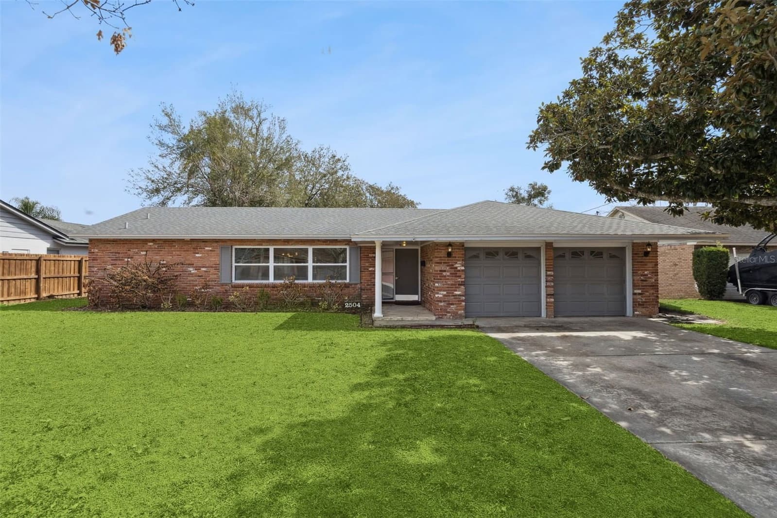 2504 LAUDERDALE