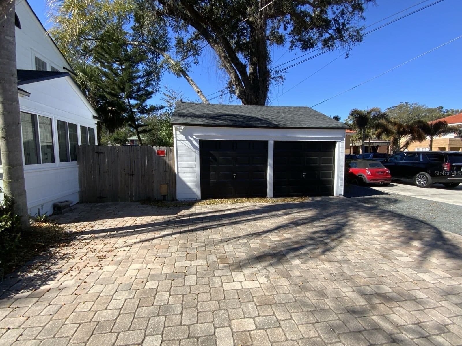 608 HIGHLAND