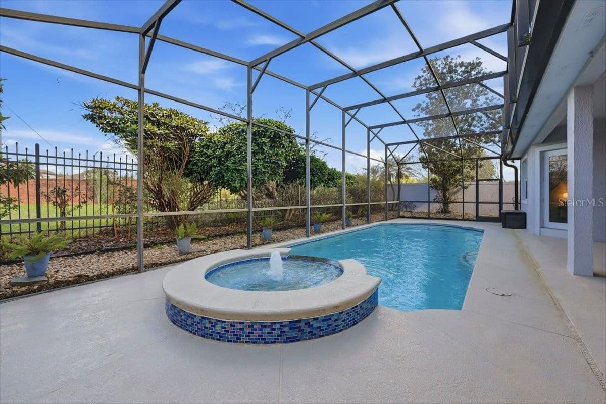 10926 WOODCHASE