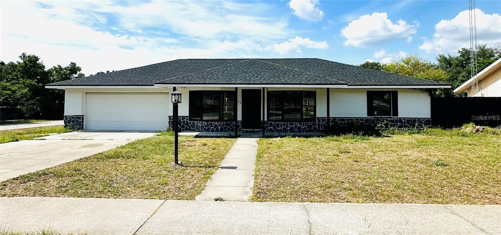 211 MARION OAKS